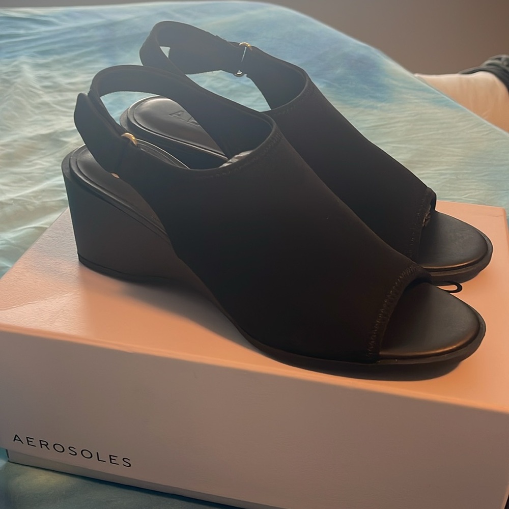 AEROSOLES Black Slingback Wedge Heel Sandals with Cushioned Footbed - Picture 1 of 8